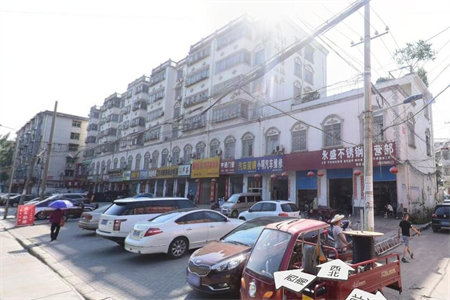 鑫昌路小学41中南校学区鑫昌北里四楼70平米出售